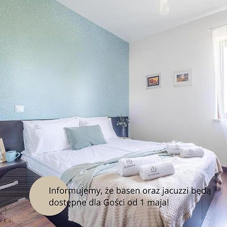 Sztutowo Lazurowy Dwor - Apartamenty Oraz Pokoje Z Basenem I Parkingiem Exterior photo