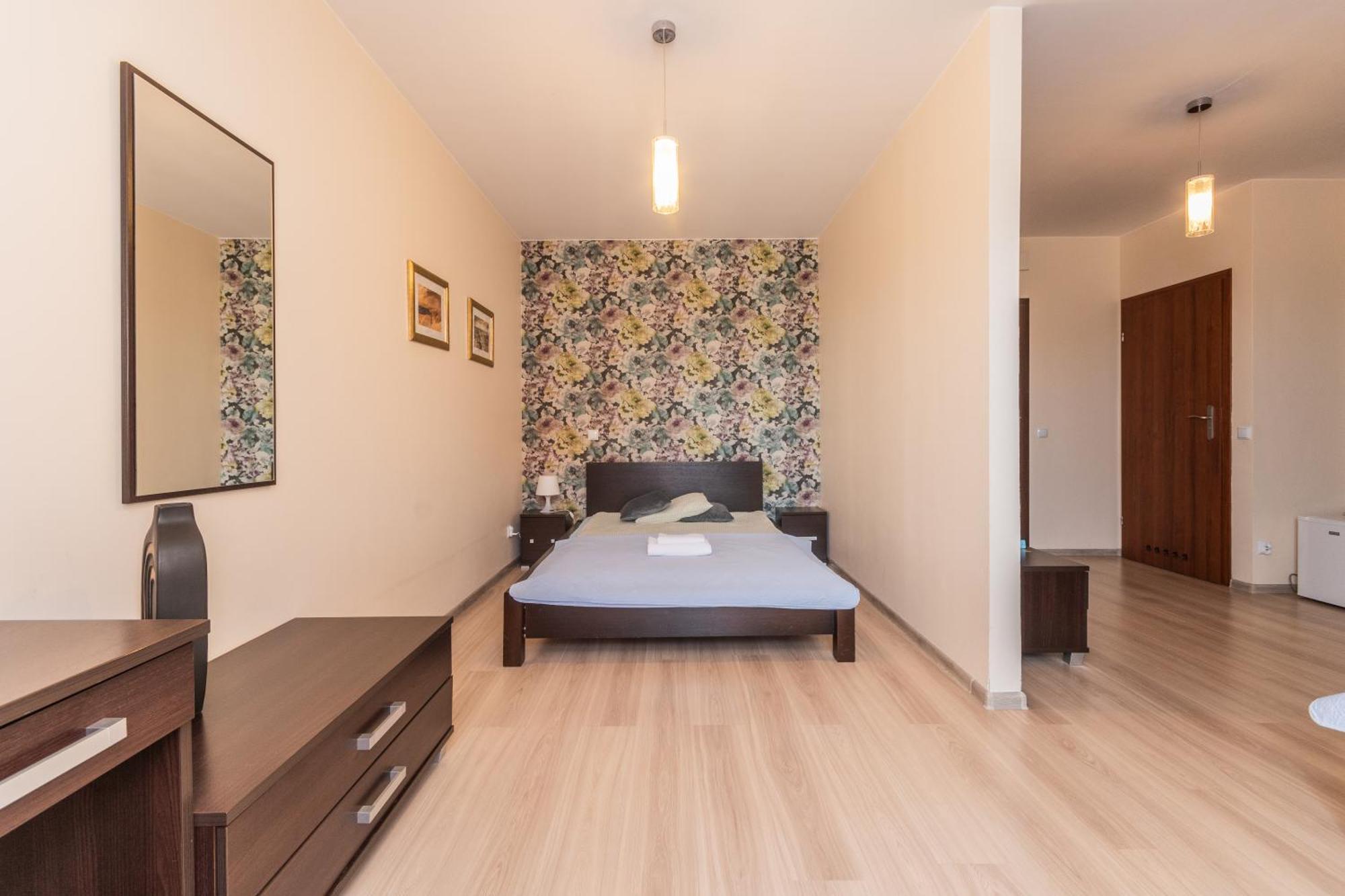Sztutowo Lazurowy Dwor - Apartamenty Oraz Pokoje Z Basenem I Parkingiem Exterior photo