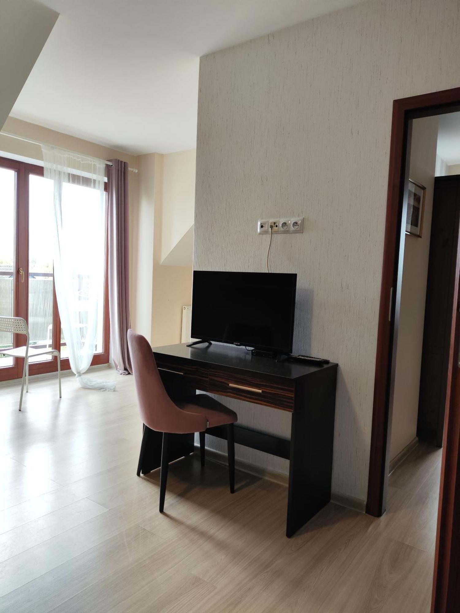 Sztutowo Lazurowy Dwor - Apartamenty Oraz Pokoje Z Basenem I Parkingiem Exterior photo